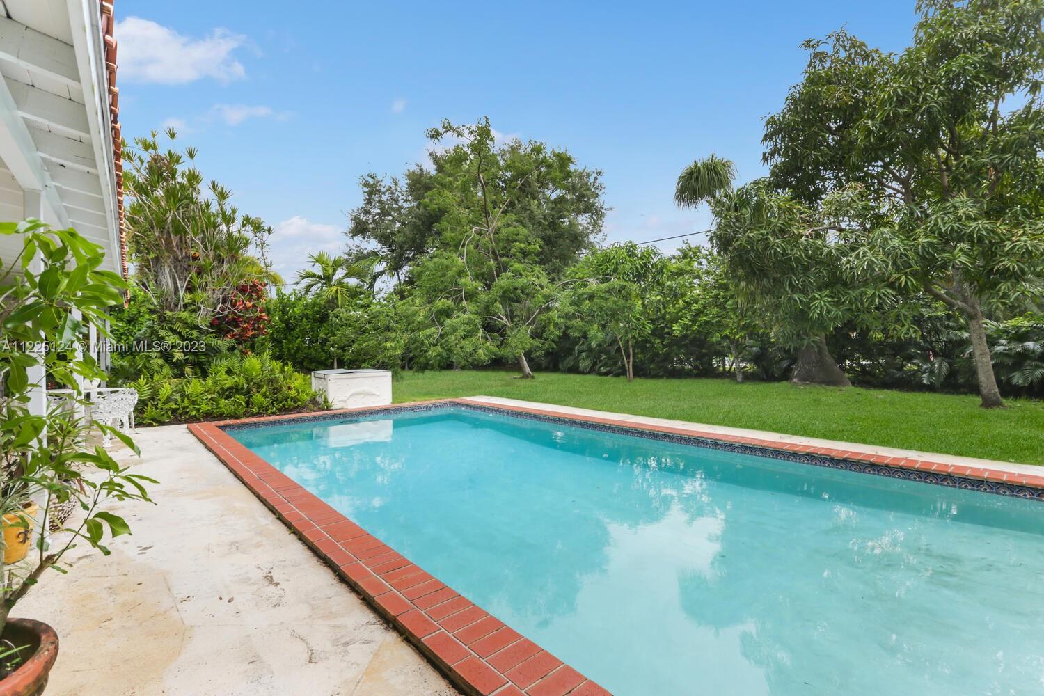 CORAL REEF ESTATES - Residential