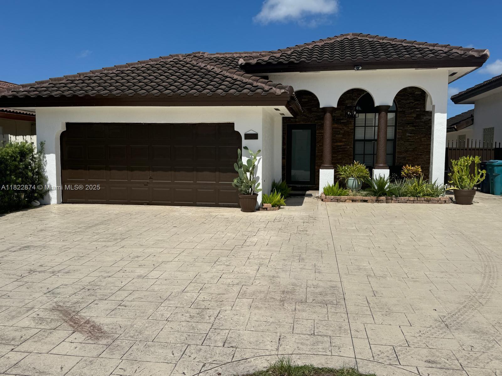 3461 Sw 154th Ct, Miami, Broward County, Florida - 4 Bedrooms  
2 Bathrooms - 