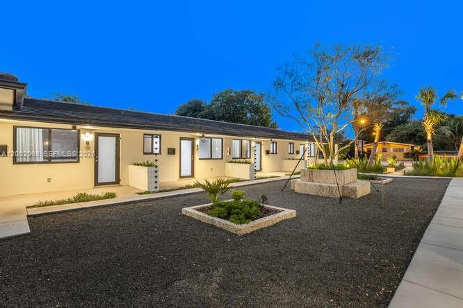 EL PORTAL - Residential Lease