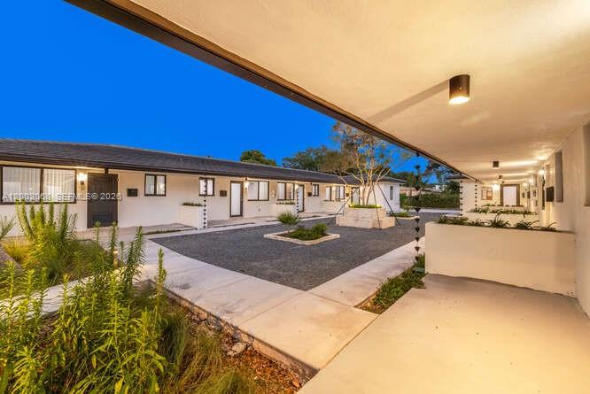 EL PORTAL - Residential Lease