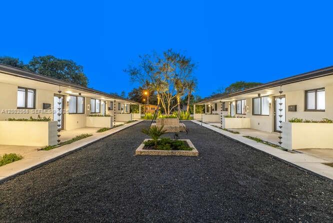 EL PORTAL - Residential Lease