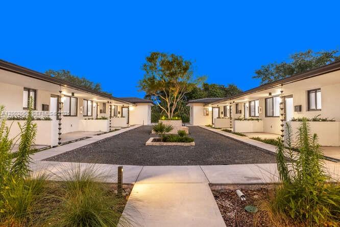 EL PORTAL - Residential Lease