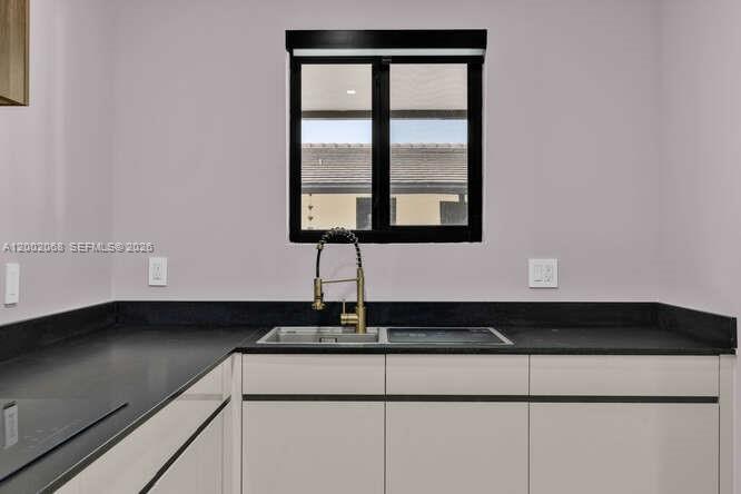 EL PORTAL - Residential Lease