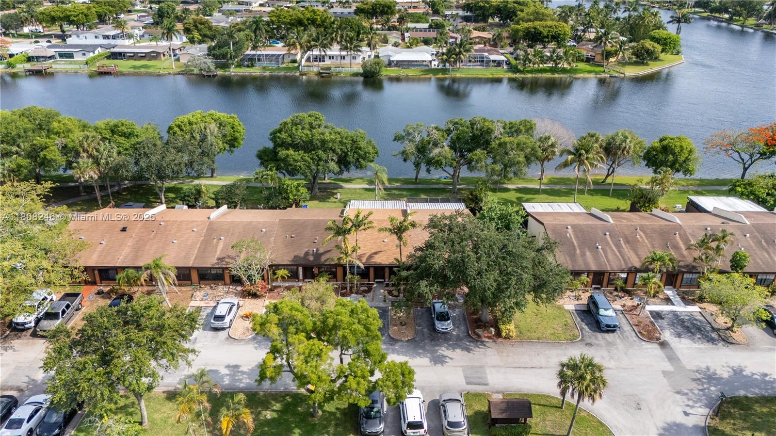 10760 Hickory Ave, Pembroke Pines, Miami-Dade County, Florida - 2 Bedrooms  
2 Bathrooms - 