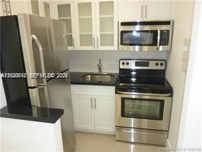 BAYSHORE YACHT & TENNIS C - Residential