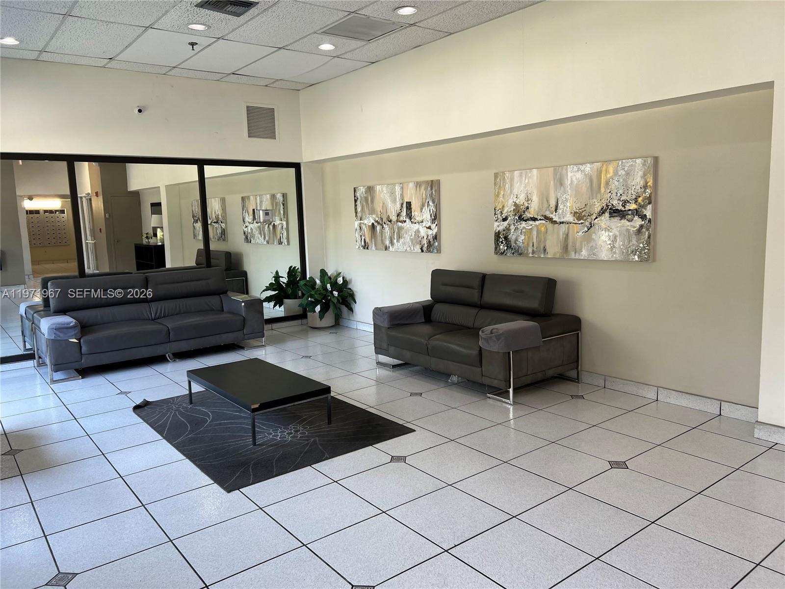 FAIRVIEW HOUSE CONDO - Residential