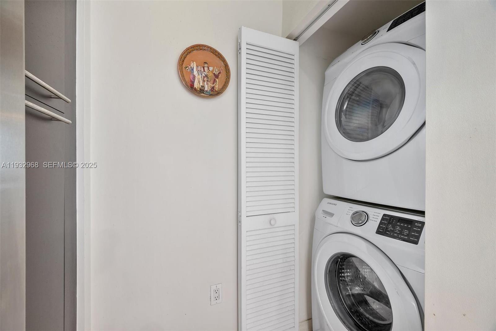 THE PLAZA 901 BRICKELL CO - Residential