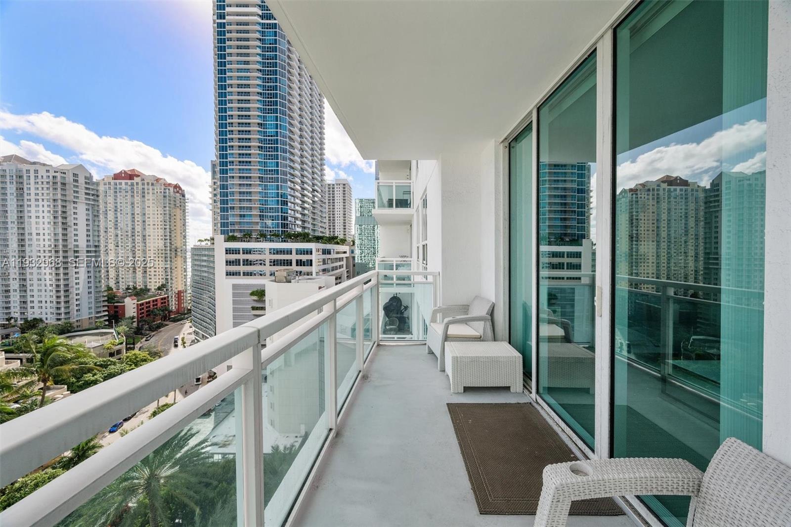 THE PLAZA 901 BRICKELL CO - Residential
