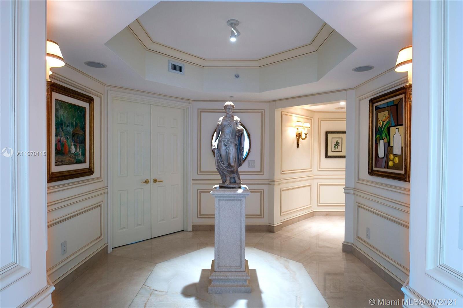 SANTA MARIA CONDO - Residential