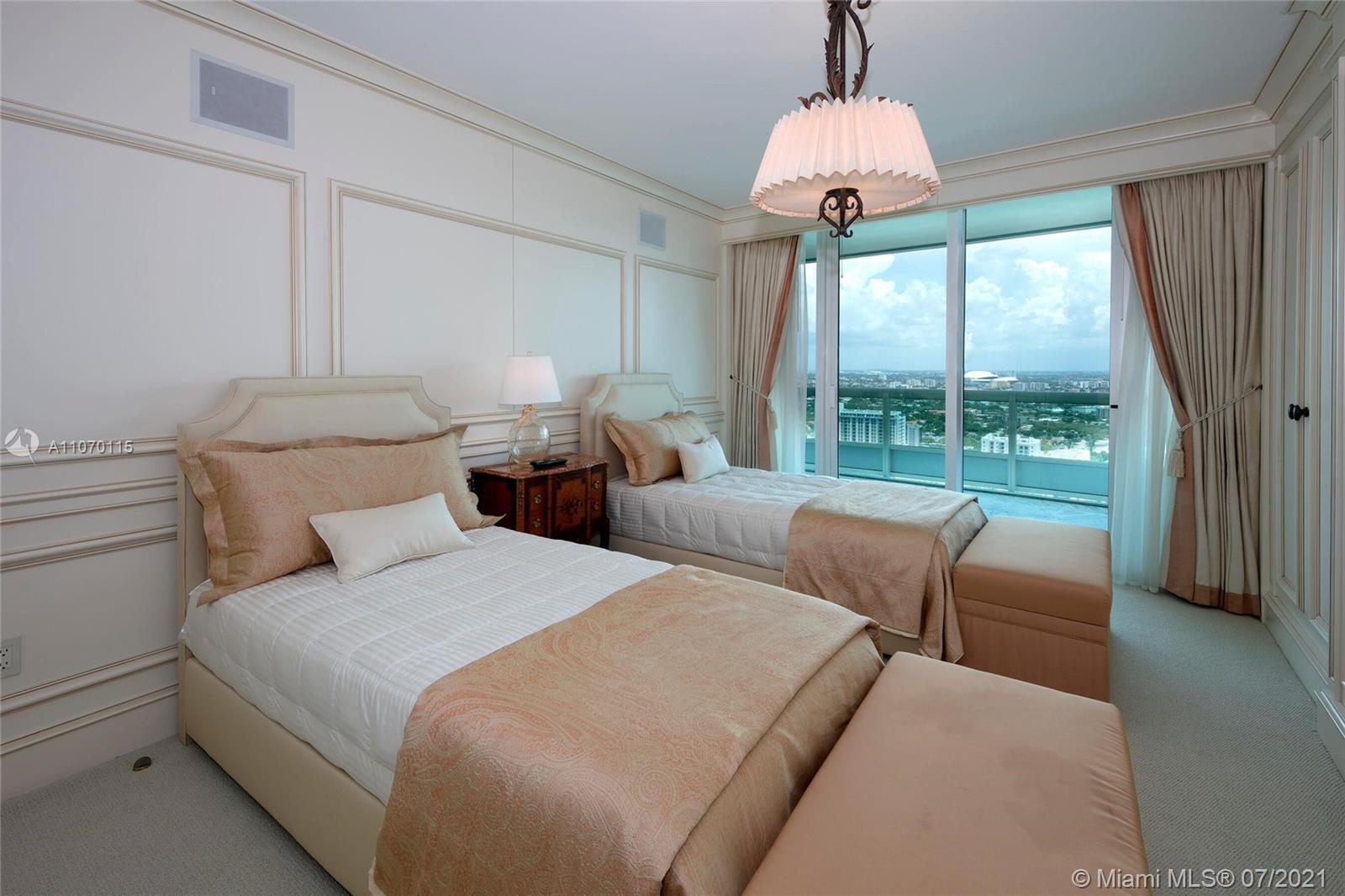 SANTA MARIA CONDO - Residential