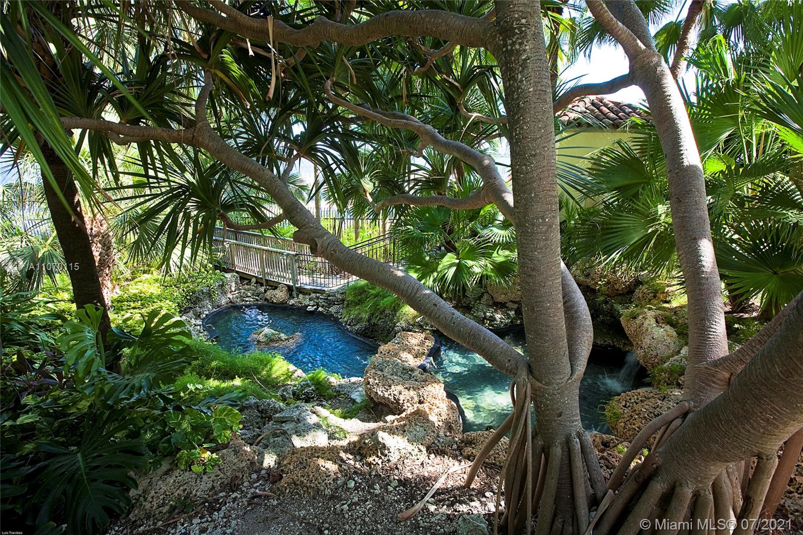 SANTA MARIA CONDO - Residential