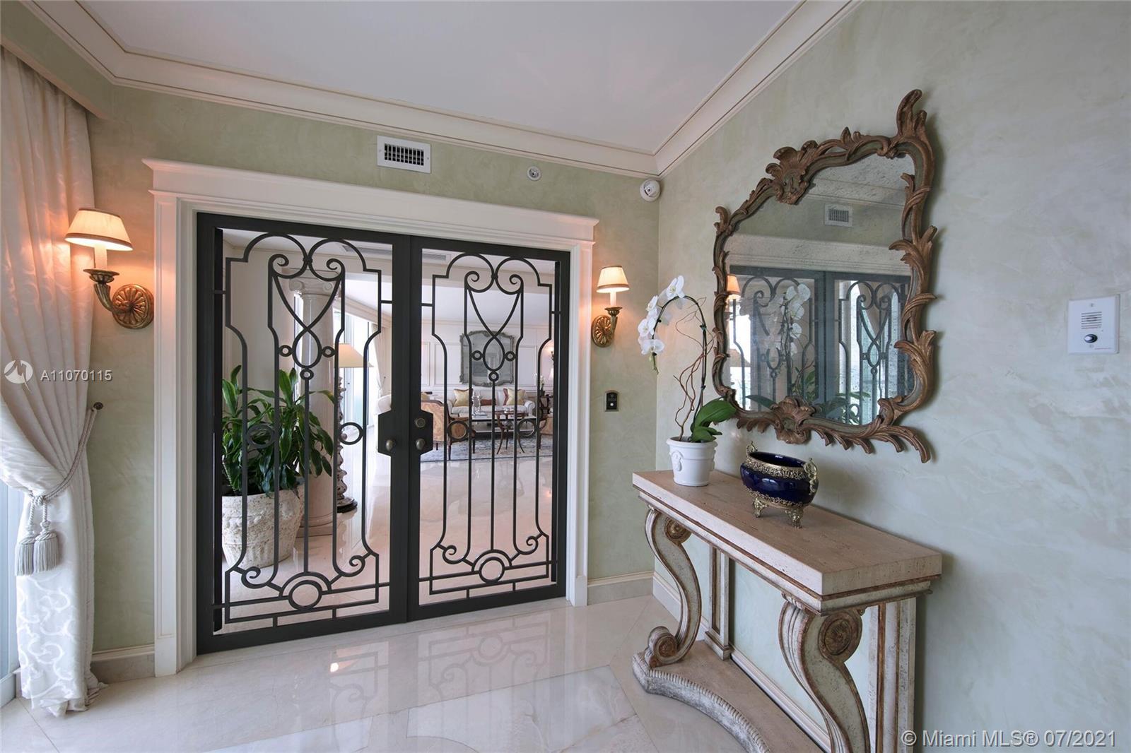 SANTA MARIA CONDO - Residential