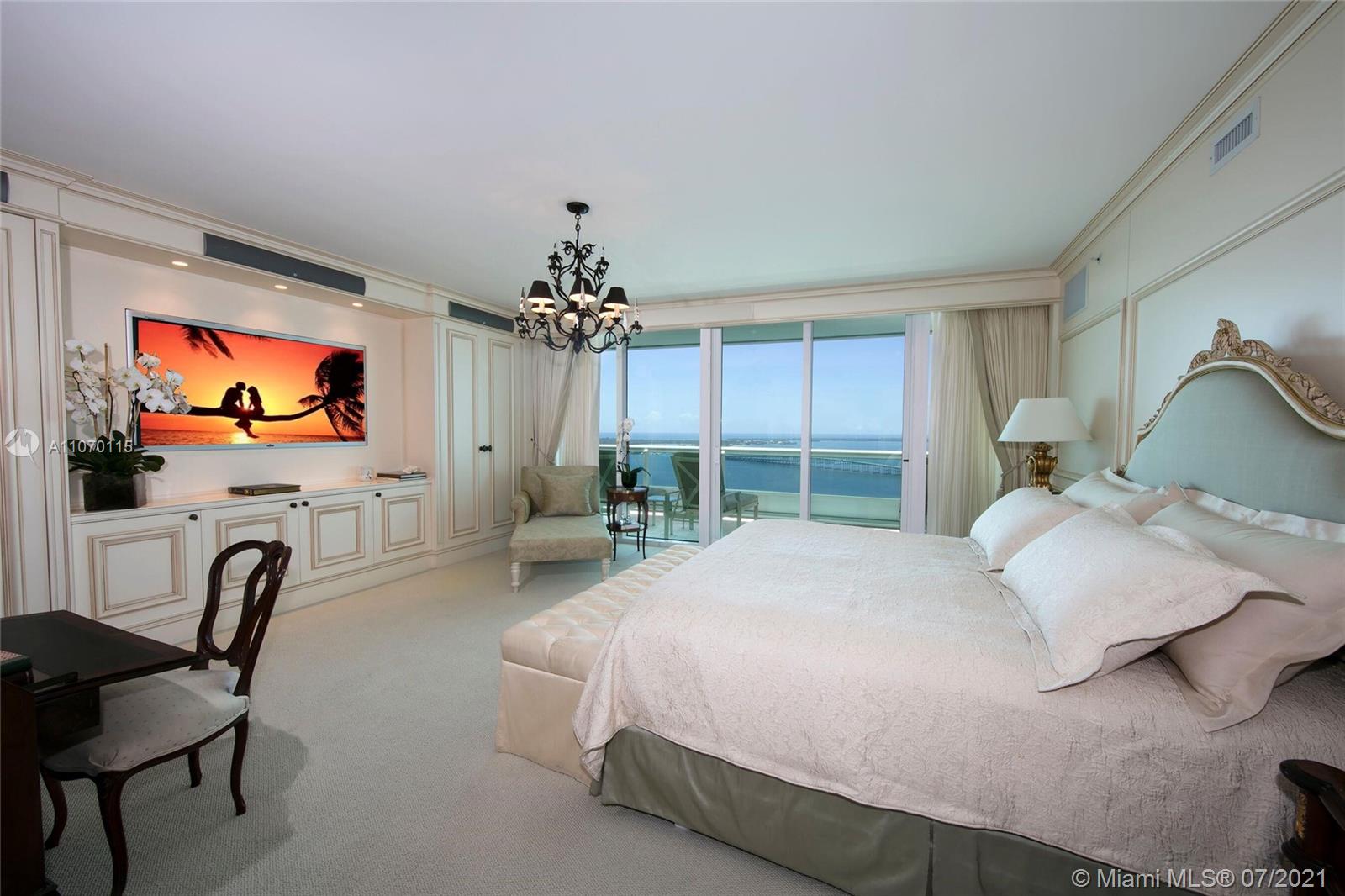 SANTA MARIA CONDO - Residential