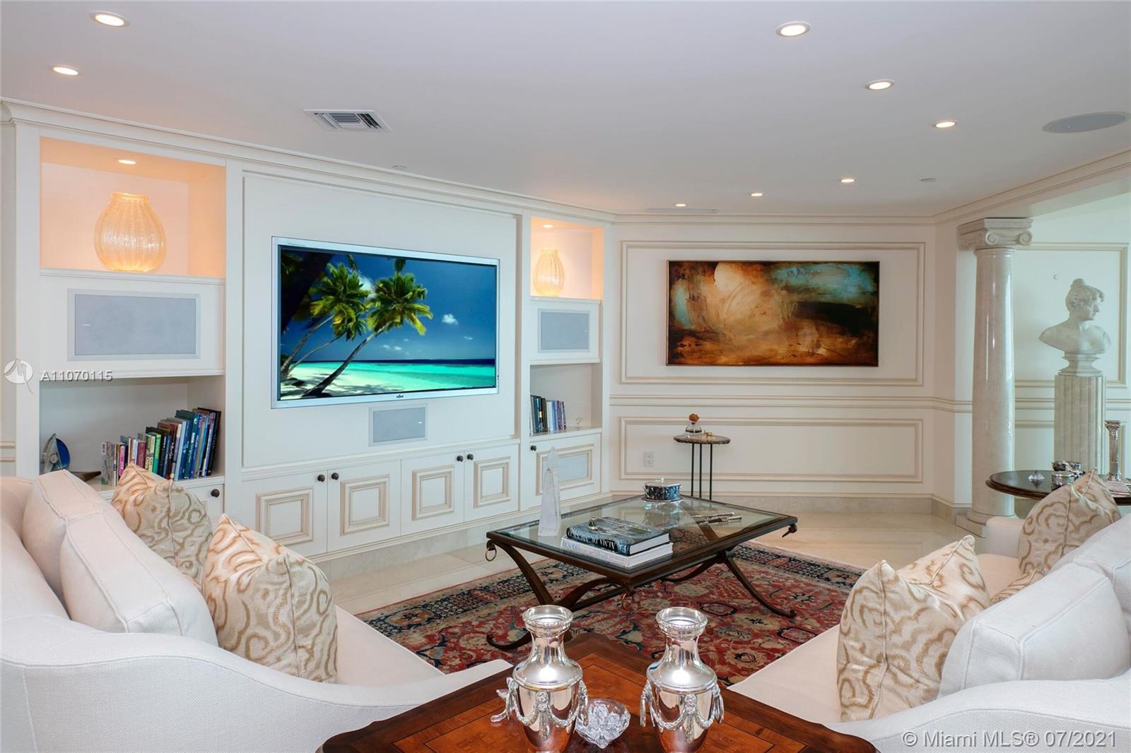 SANTA MARIA CONDO - Residential