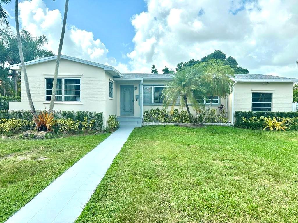Property for Sale at 6752 Sw 52nd St, Miami, Broward County, Florida - Bedrooms: 4 
Bathrooms: 4  - $1,230,000