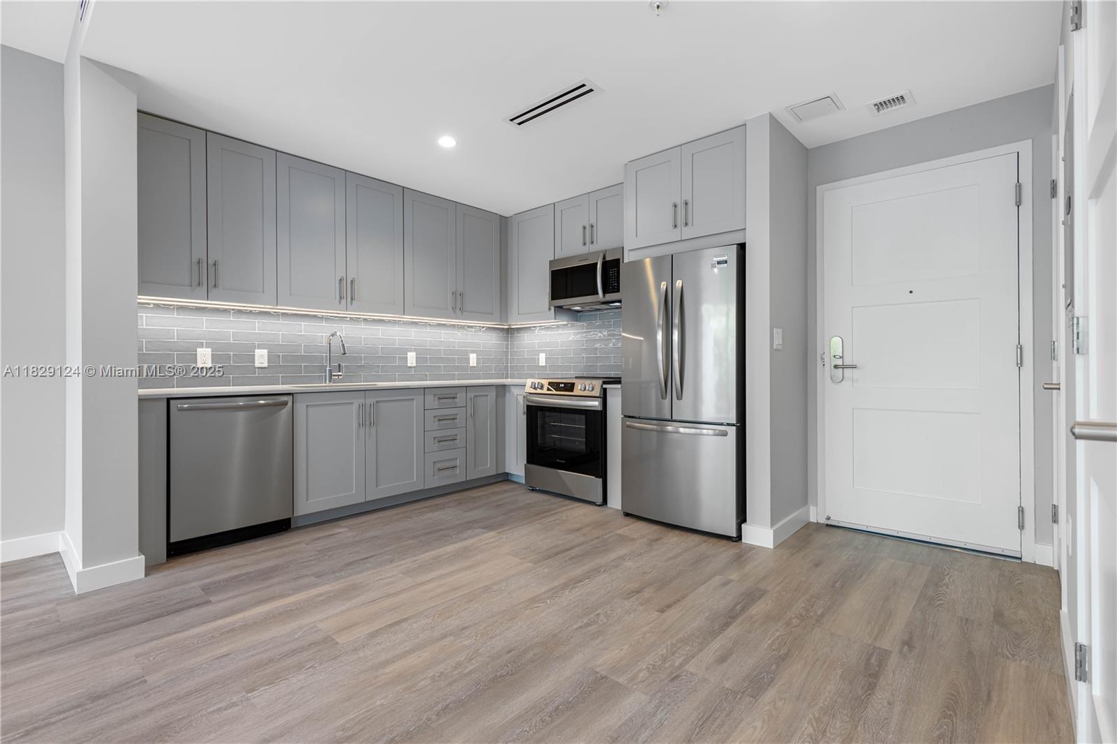 Get 2.5 Months Free + $1,500 Gift Card! Live elevated in this Dunmore 2-story 1BR at Elemi at Grove Village. Located on the same floor as the rooftop pool, gym, and lounge for ultimate convenience. Enjoy an open floor plan, flex space upstairs, and an oversized south-facing balcony. Features include wood-style plank flooring, under-cabinet lighting, smart home tech, and a 2-panel sliding glass door for better light, sound control, and insulation. Water included. Pet-friendly. EV charging, bike storage & more. Steps from parks, dining, and Coconut Grove’s best spots.