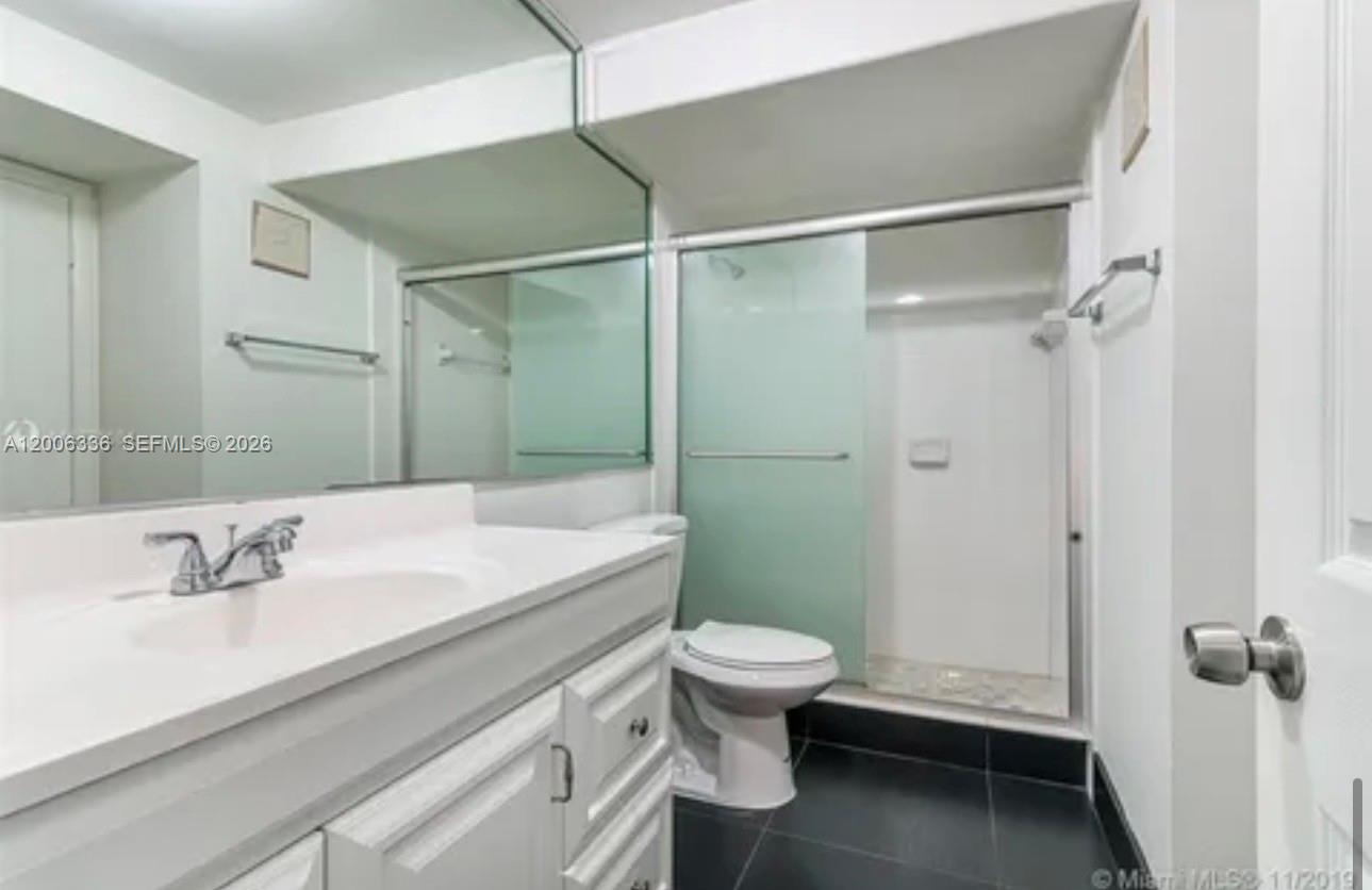 BUILDING THREE OF RACQUET - Residential