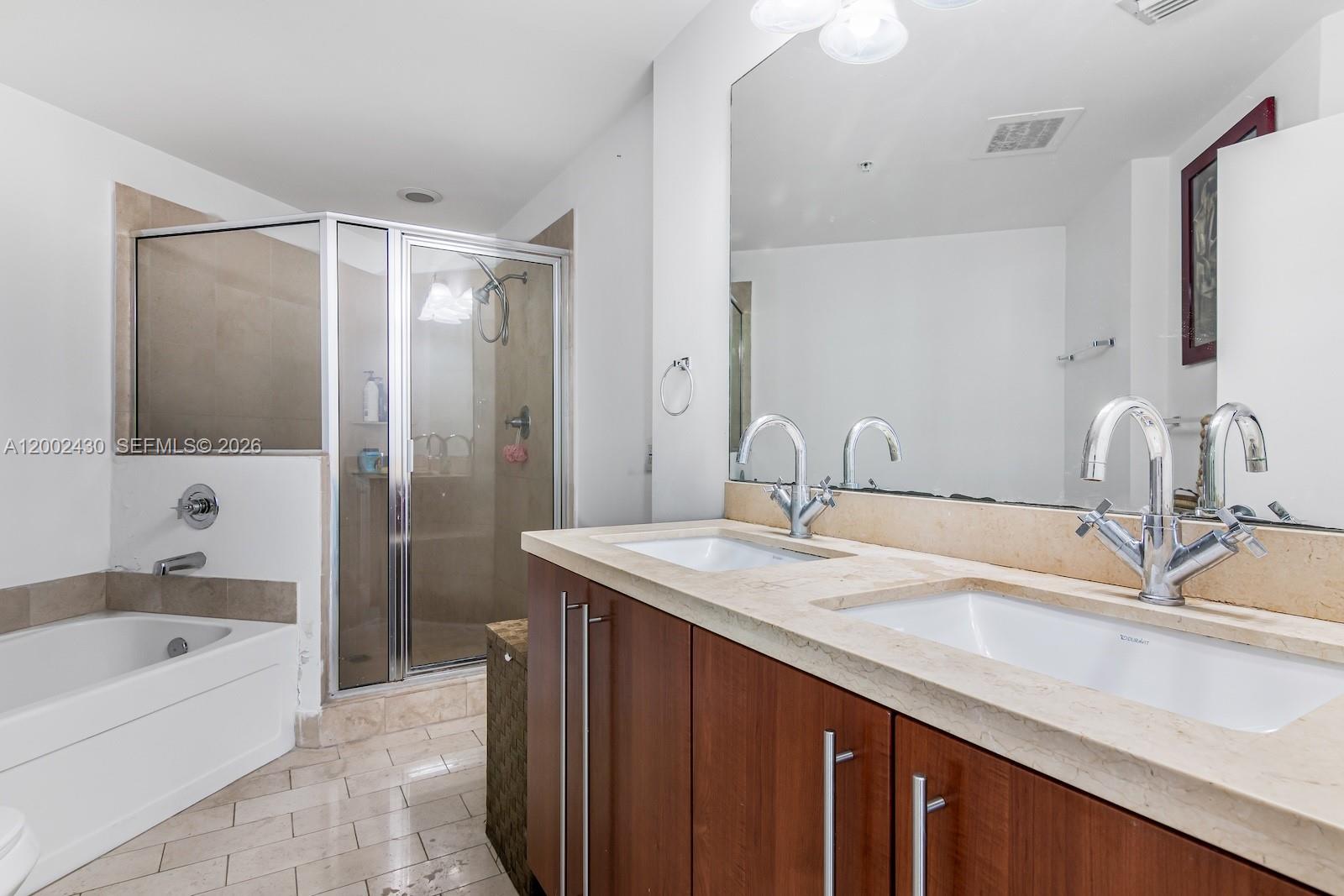 THE AXIS ON BRICKELL COND - Residential