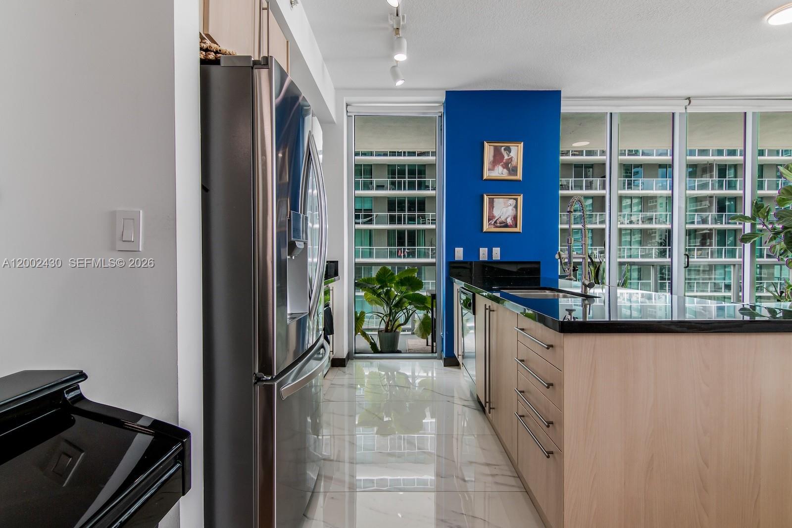 THE AXIS ON BRICKELL COND - Residential