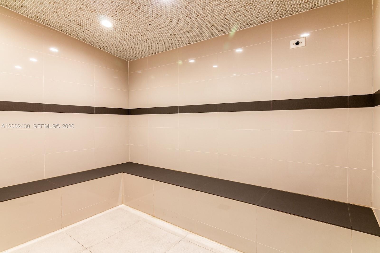 THE AXIS ON BRICKELL COND - Residential