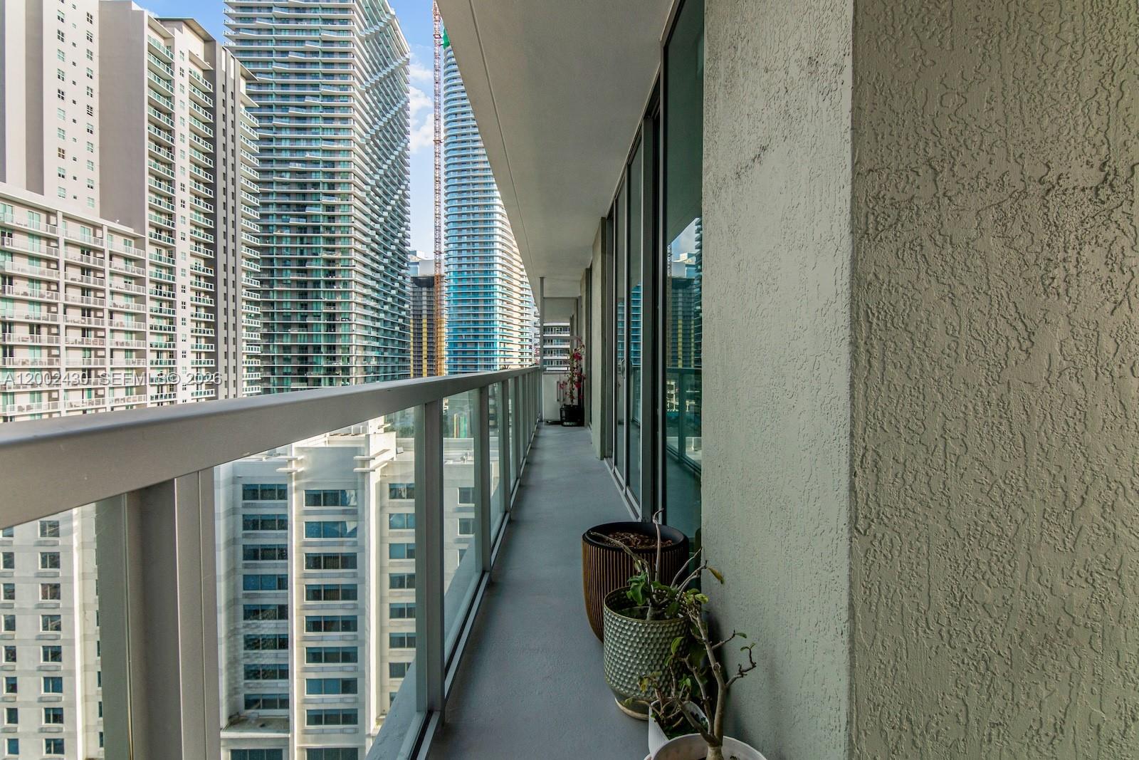 THE AXIS ON BRICKELL COND - Residential
