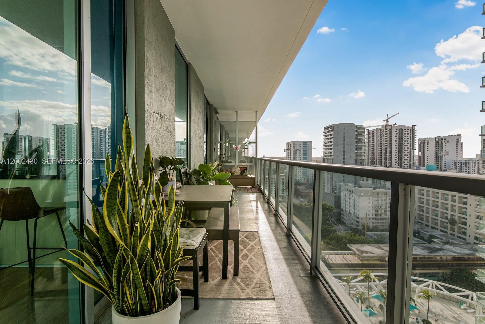 THE AXIS ON BRICKELL COND - Residential