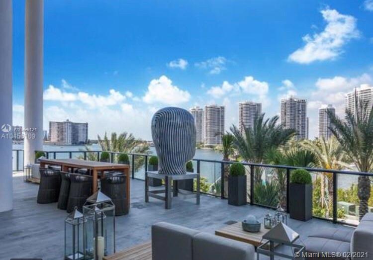PRIVE CONDO - Residential