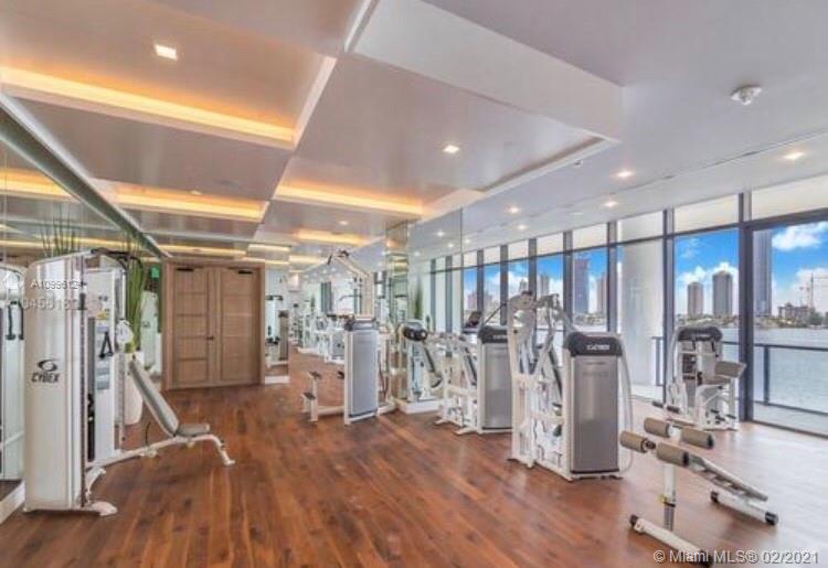 PRIVE CONDO - Residential