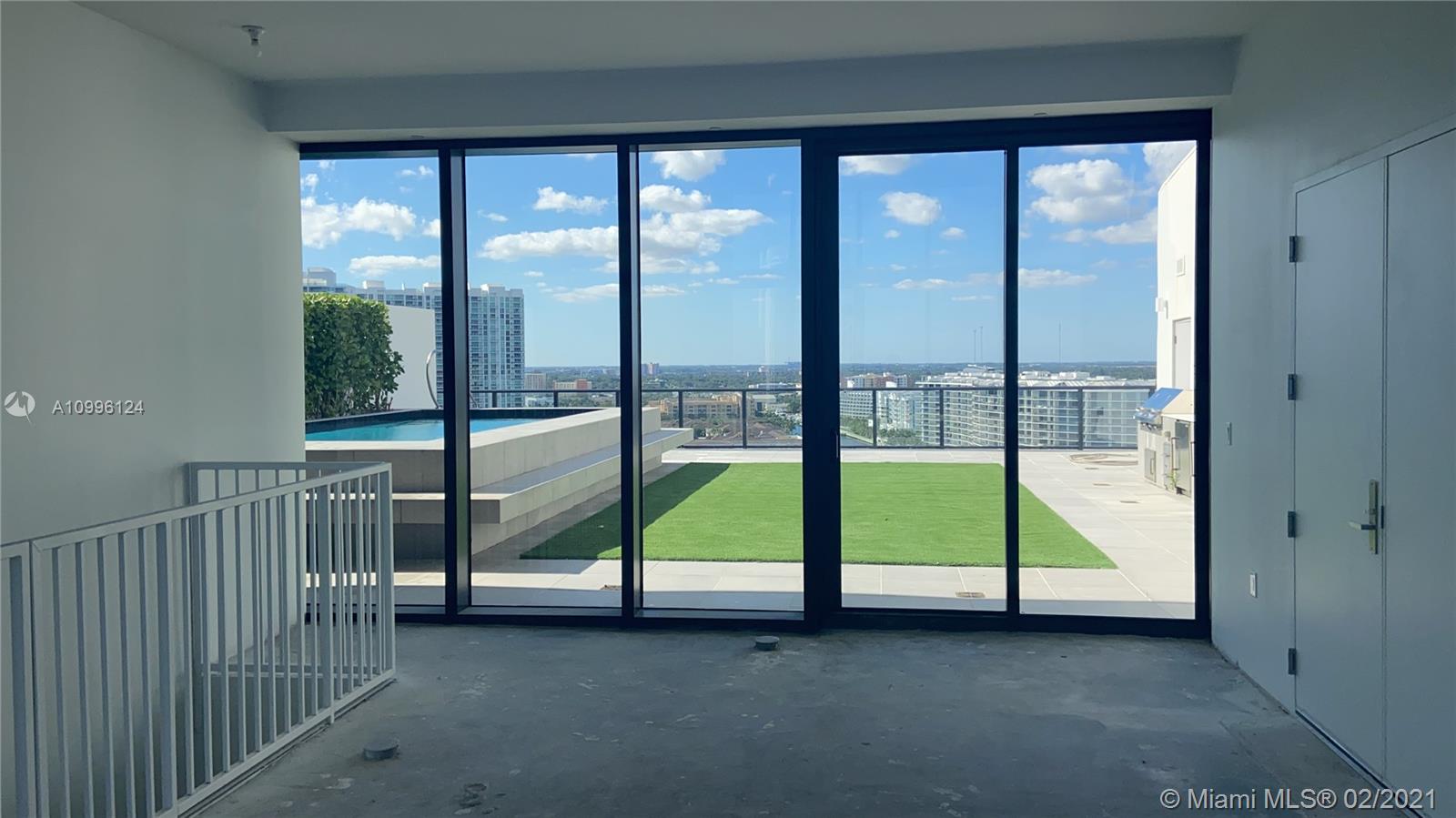 PRIVE CONDO - Residential