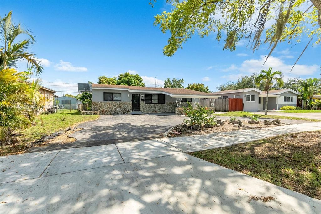 Photo of 7631 Miramar Pkwy, Miramar, FL 33023 (MLS # A11821262)