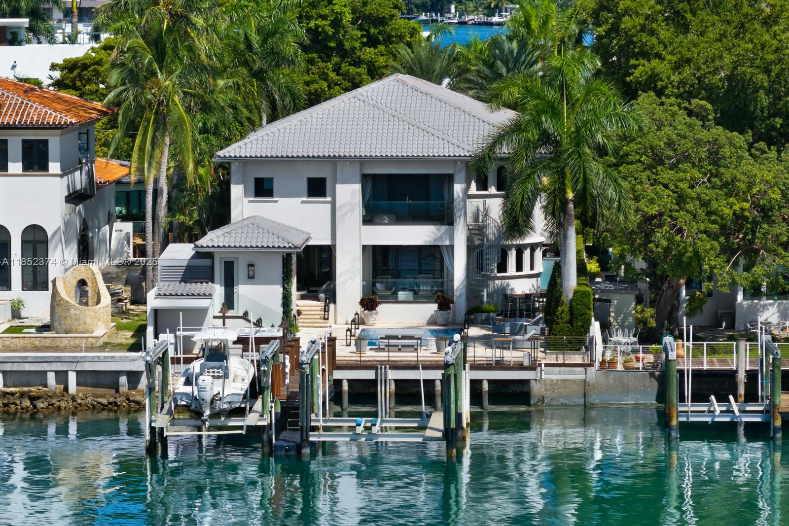 HIBISCUS ISLAND - Residential
