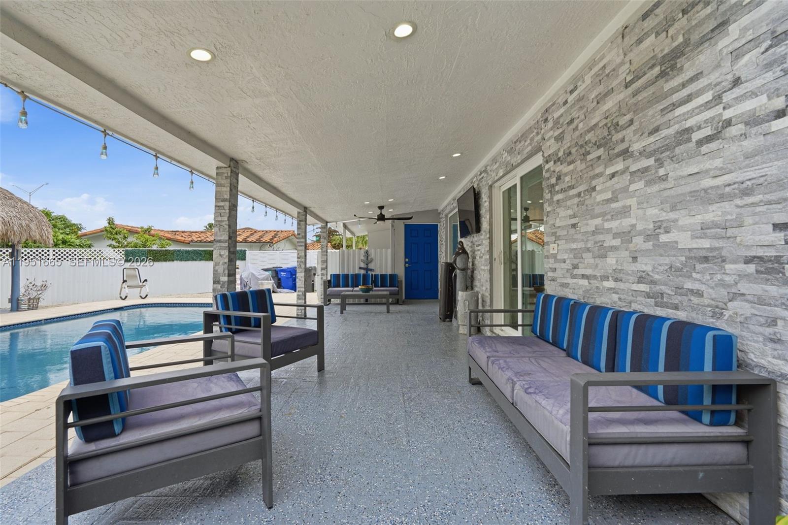 SUNSET ISLES SEC 1 - Residential