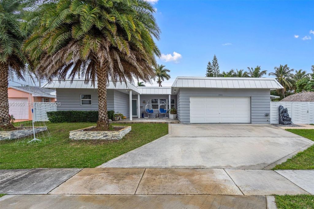 Photo of 2918 Cleveland St, Hollywood, FL 33020 (MLS # A11951665)