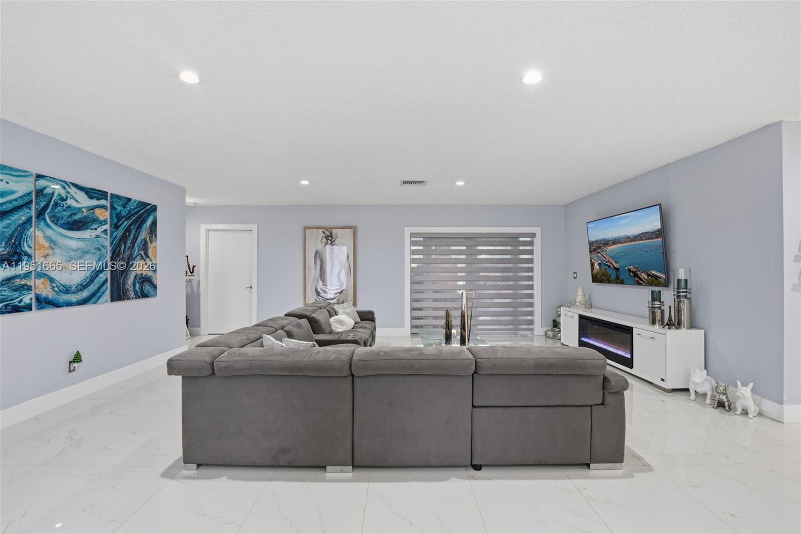 SUNSET ISLES SEC 1 - Residential