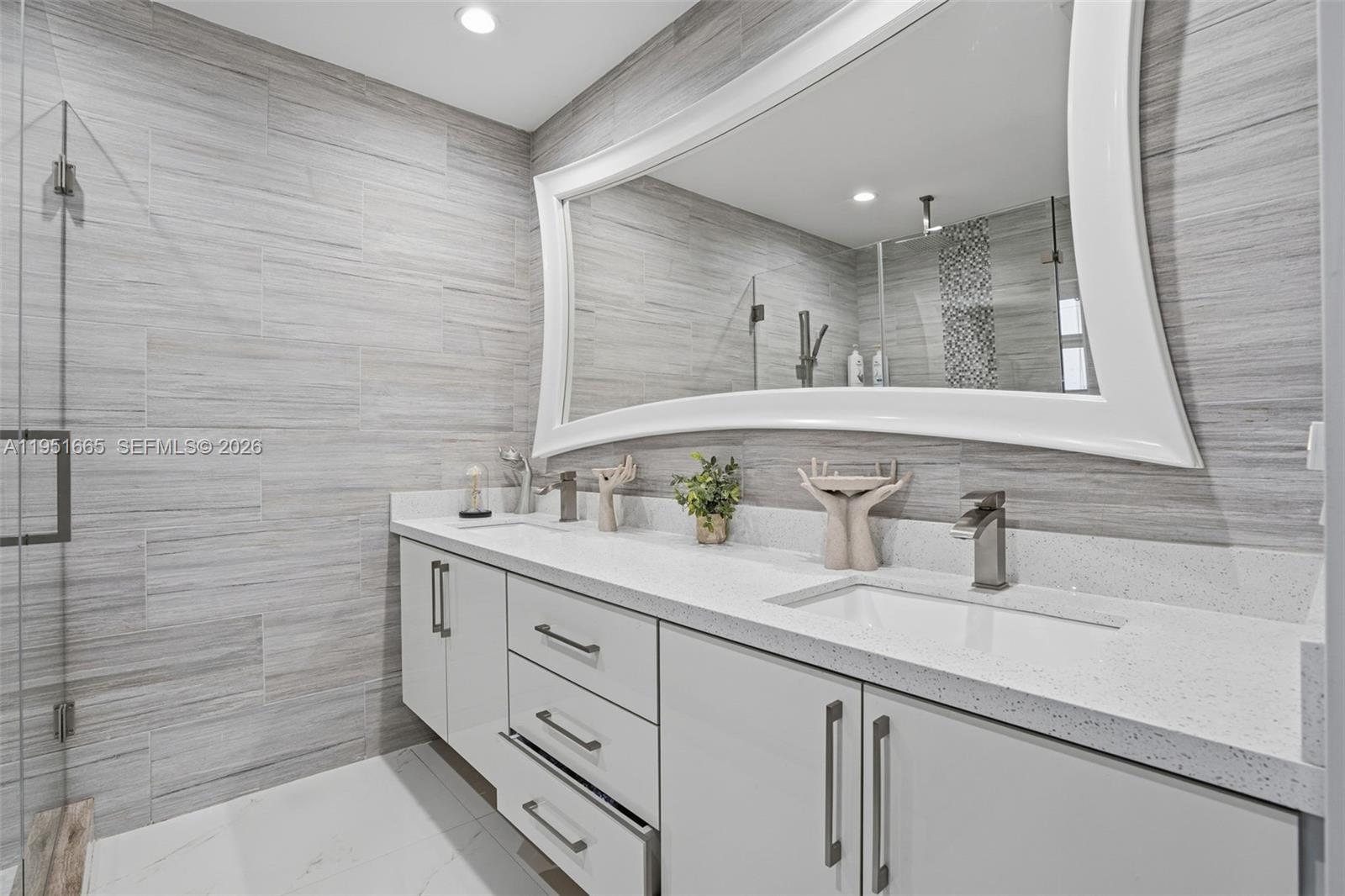 SUNSET ISLES SEC 1 - Residential