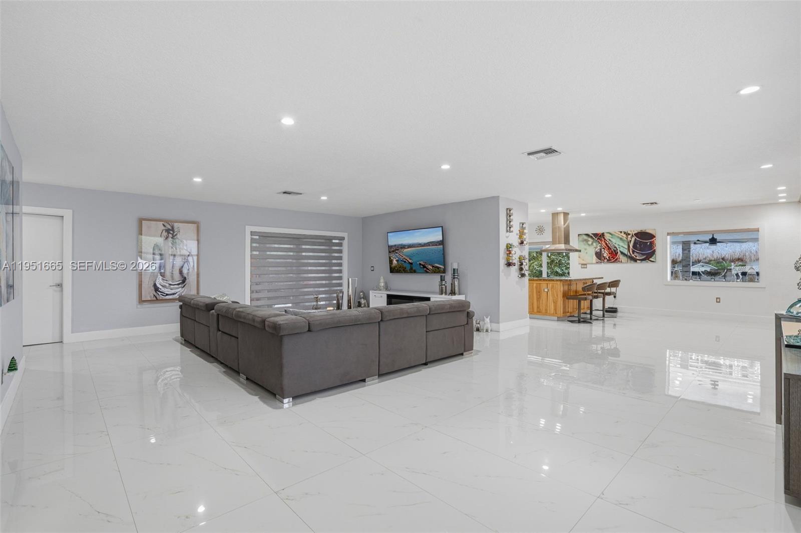 SUNSET ISLES SEC 1 - Residential