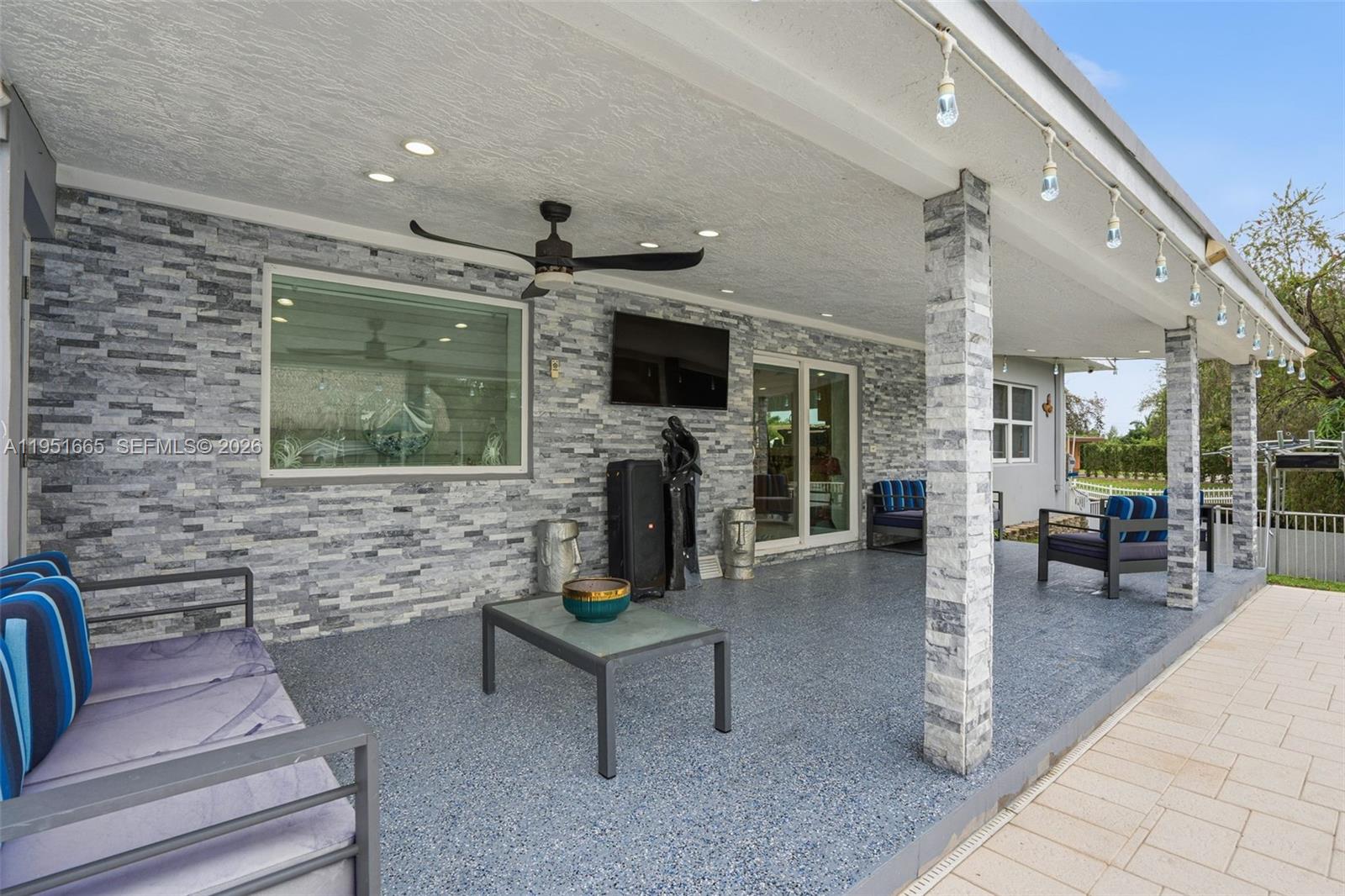 SUNSET ISLES SEC 1 - Residential