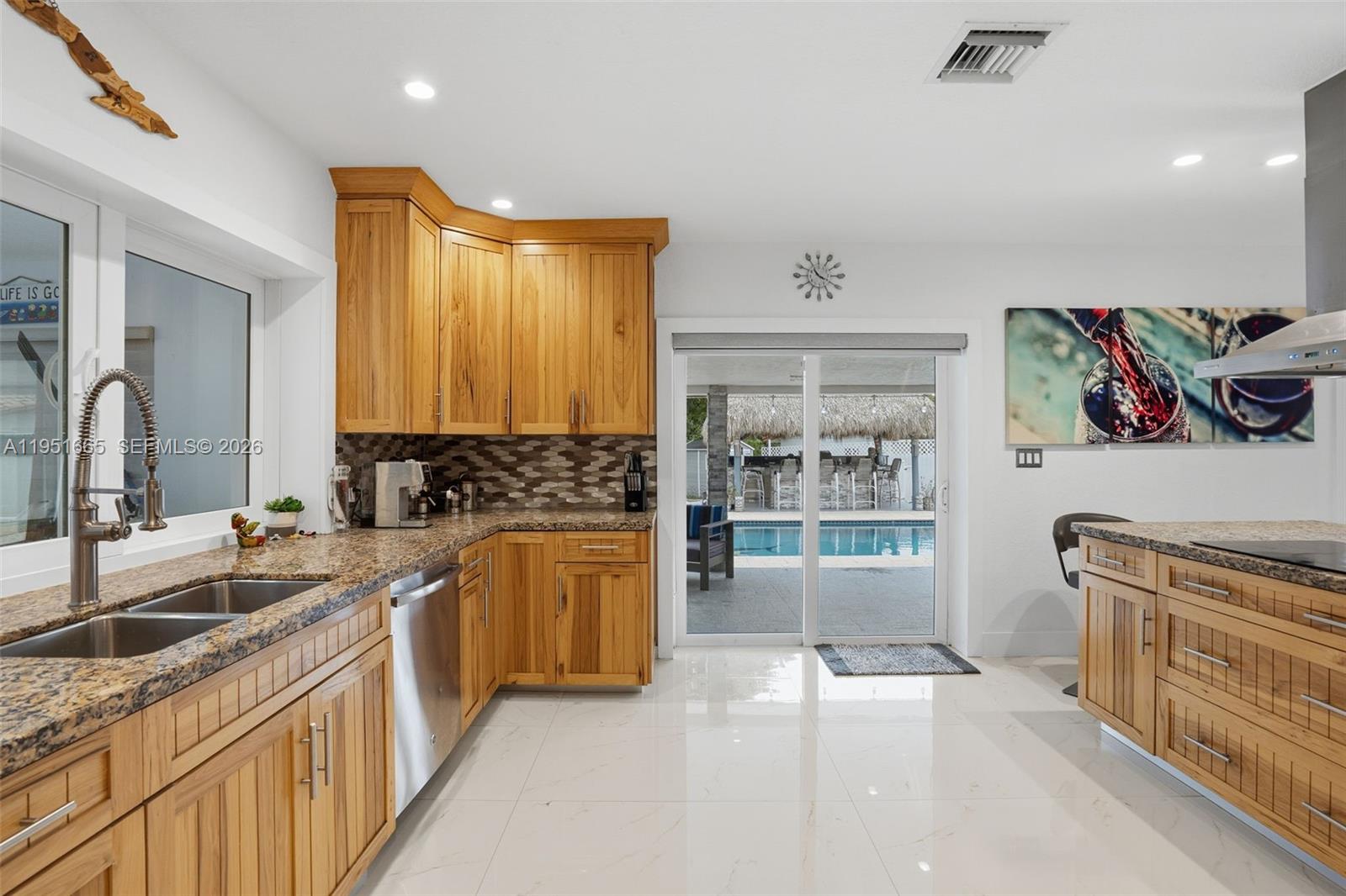 SUNSET ISLES SEC 1 - Residential