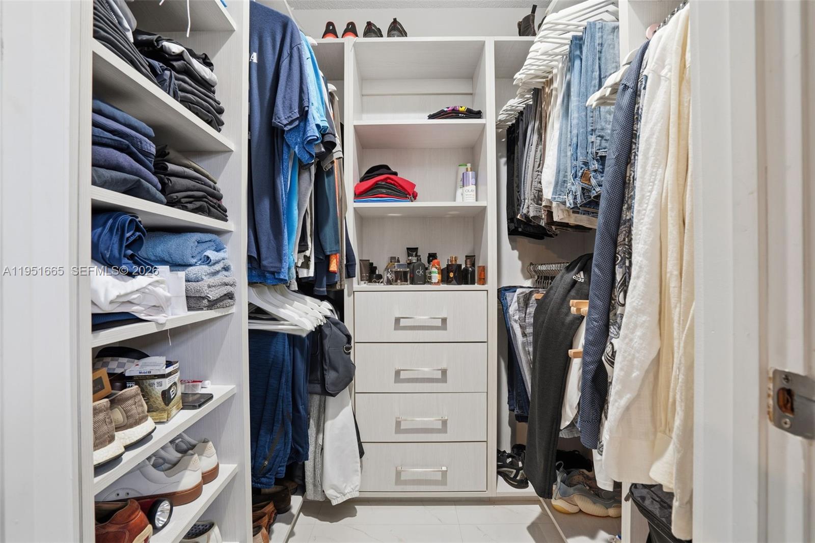 SUNSET ISLES SEC 1 - Residential