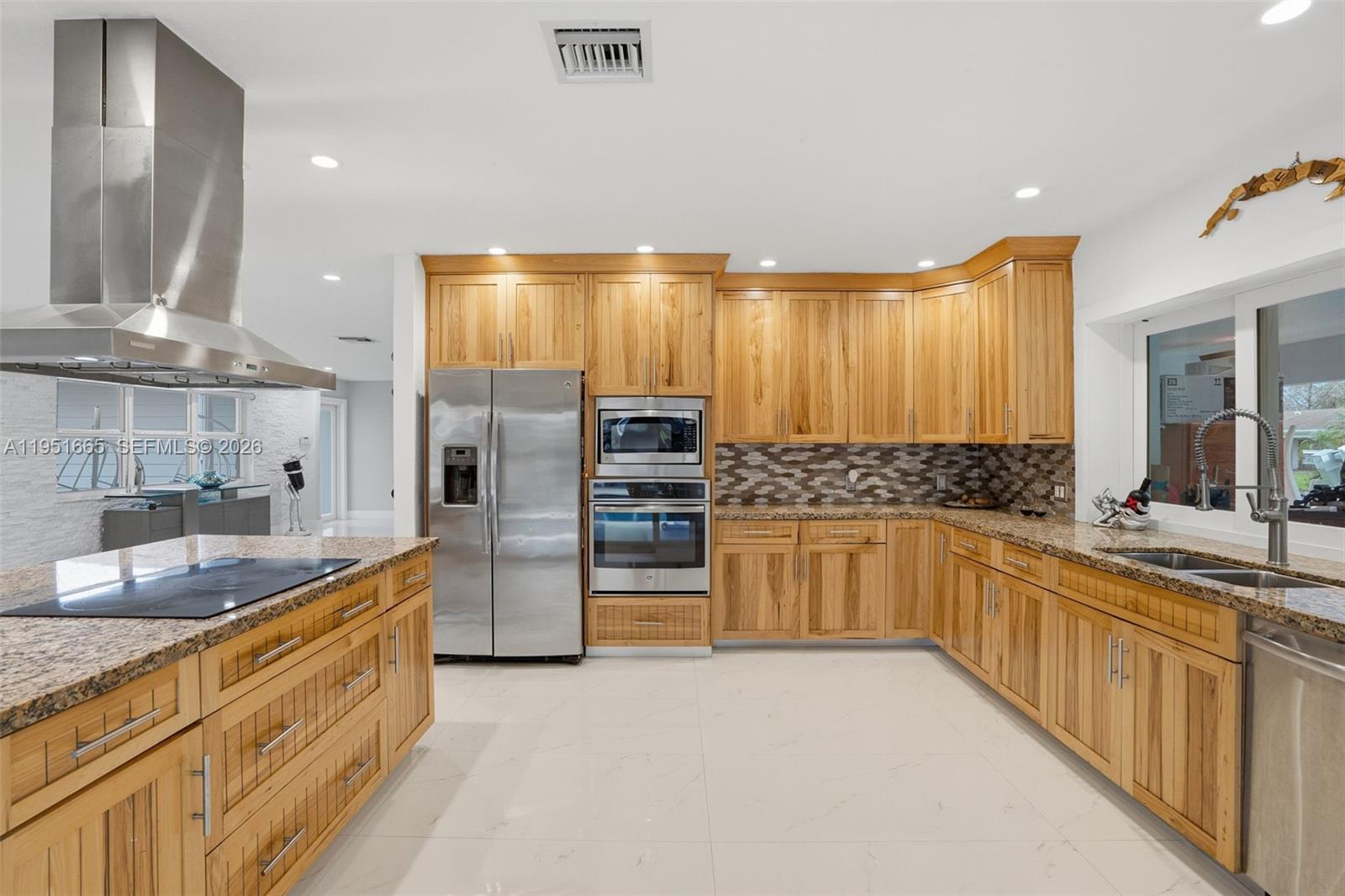 SUNSET ISLES SEC 1 - Residential