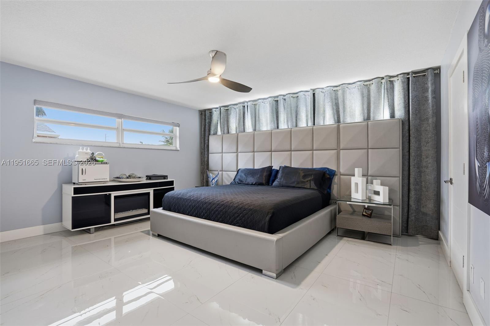 SUNSET ISLES SEC 1 - Residential