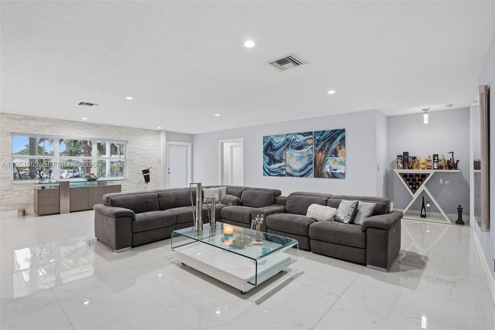 SUNSET ISLES SEC 1 - Residential