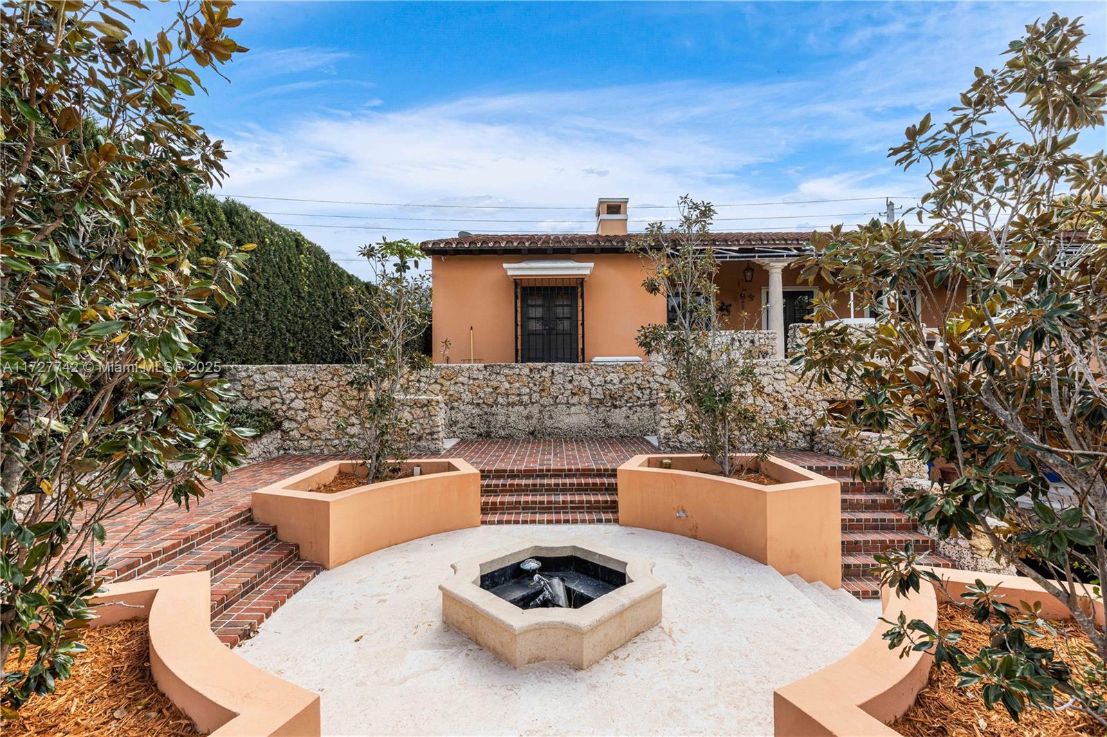 1181 S Alhambra Cir