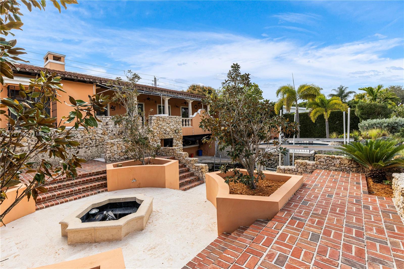 CORAL GABLES RIVIERA SEC - Residential