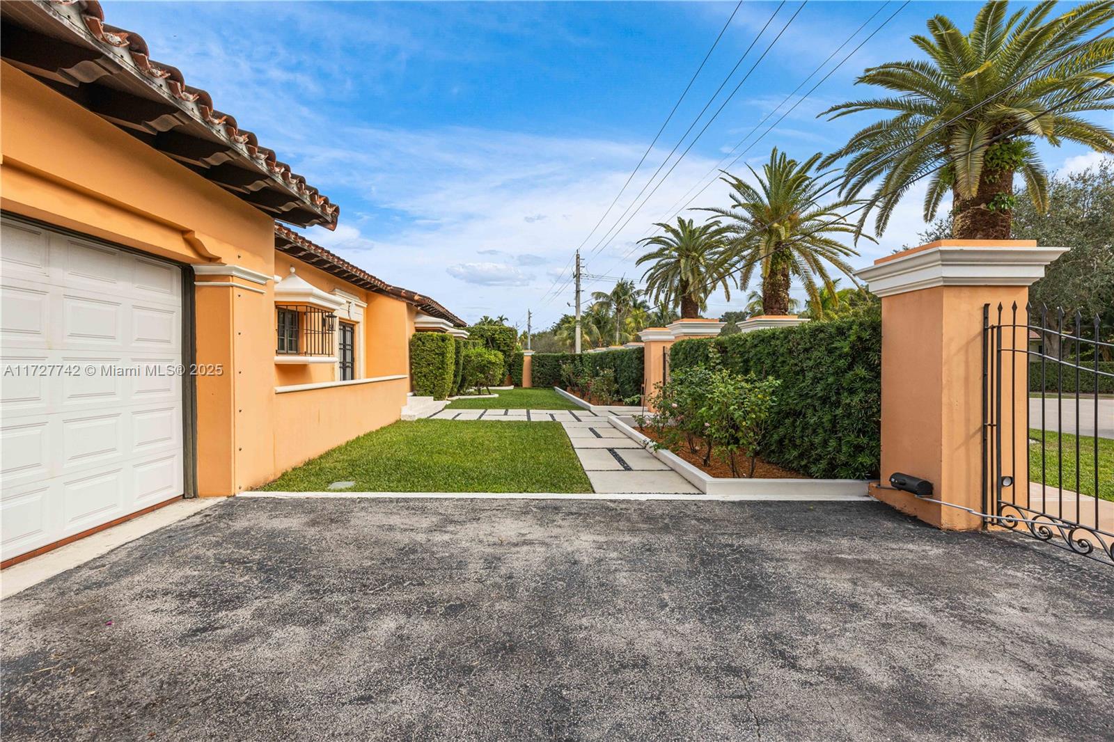 CORAL GABLES RIVIERA SEC - Residential