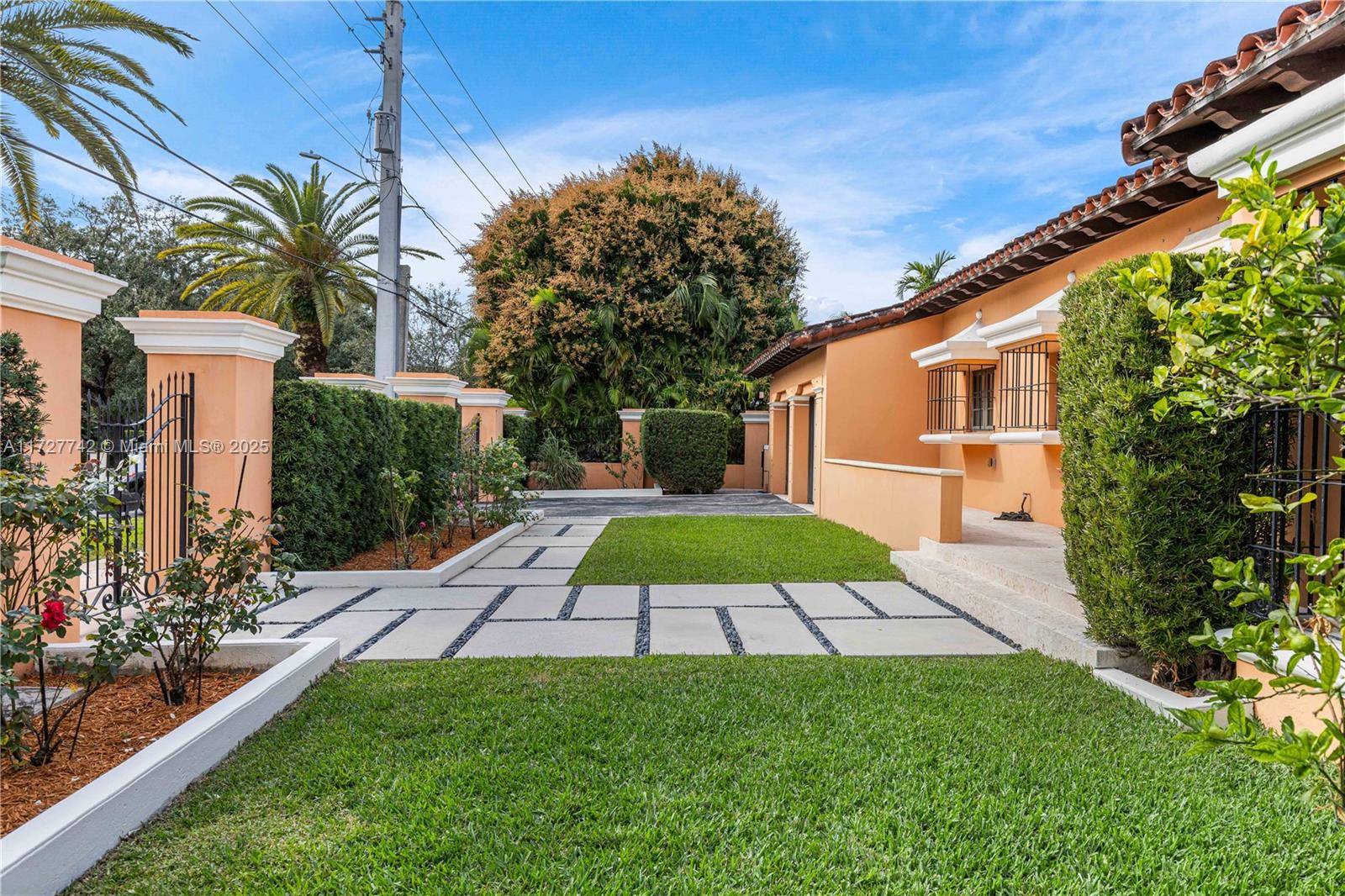 CORAL GABLES RIVIERA SEC - Residential