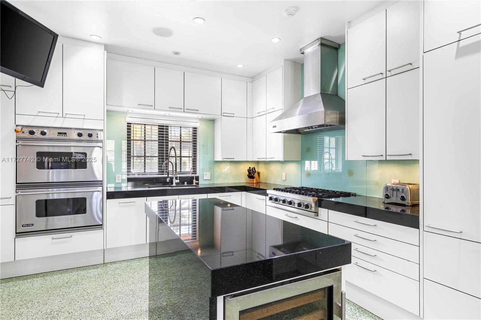 CORAL GABLES RIVIERA SEC - Residential