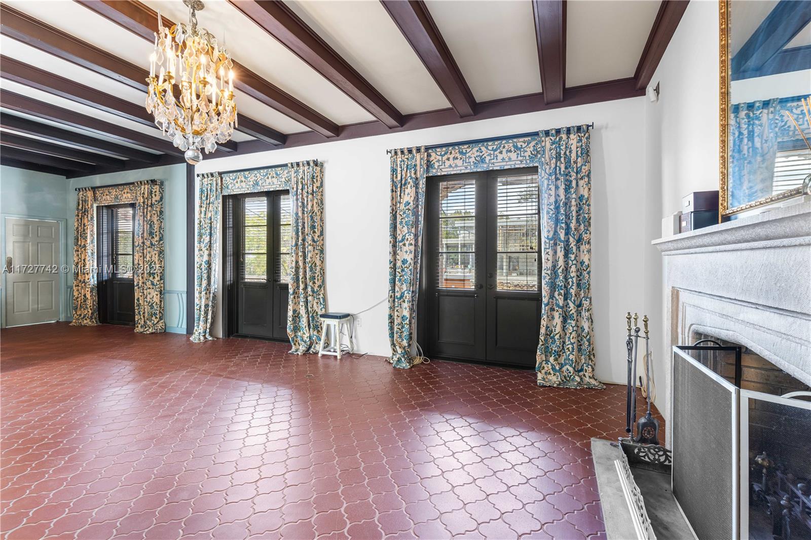 CORAL GABLES RIVIERA SEC - Residential