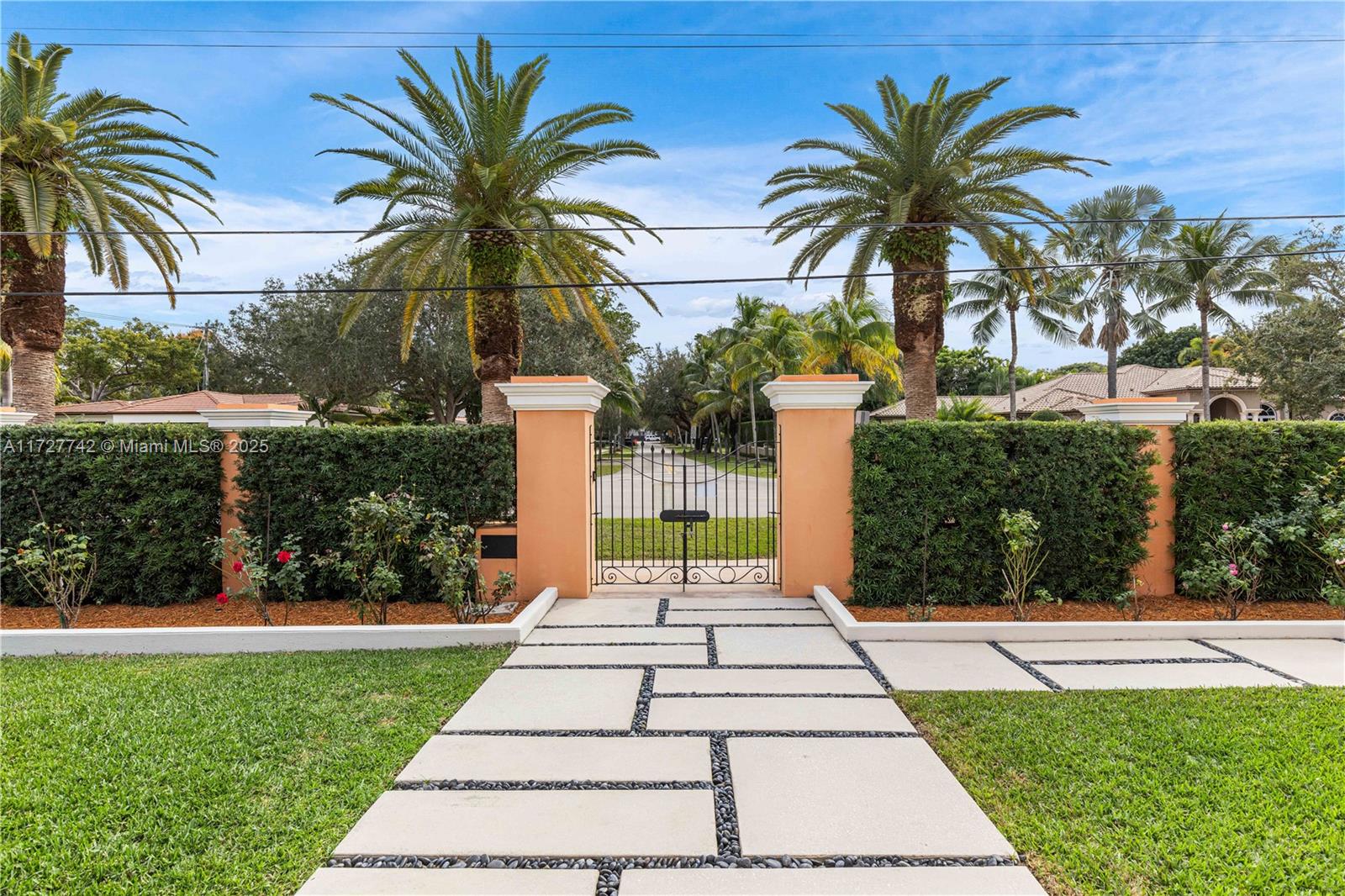 CORAL GABLES RIVIERA SEC - Residential