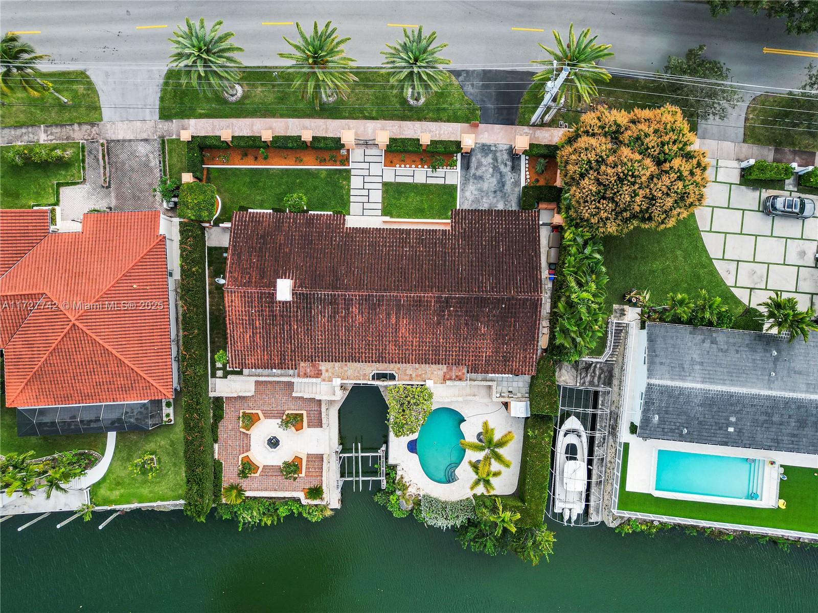 CORAL GABLES RIVIERA SEC - Residential